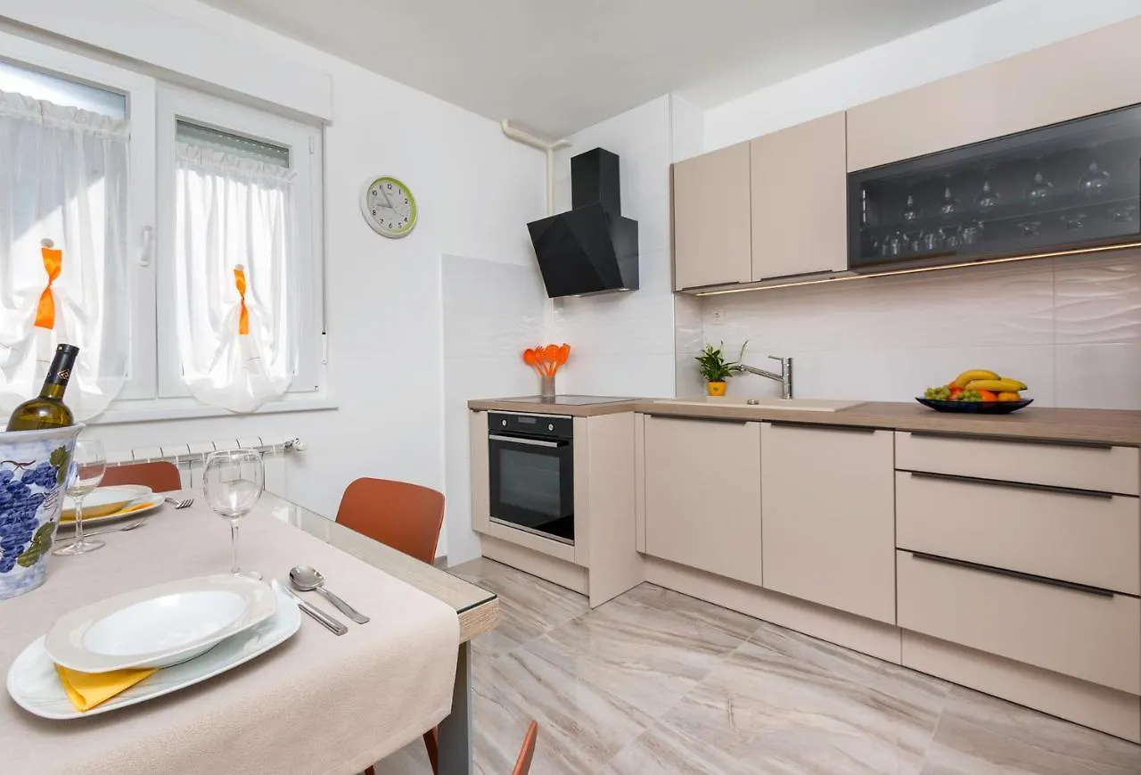Apartment Vivid Pula Croacia