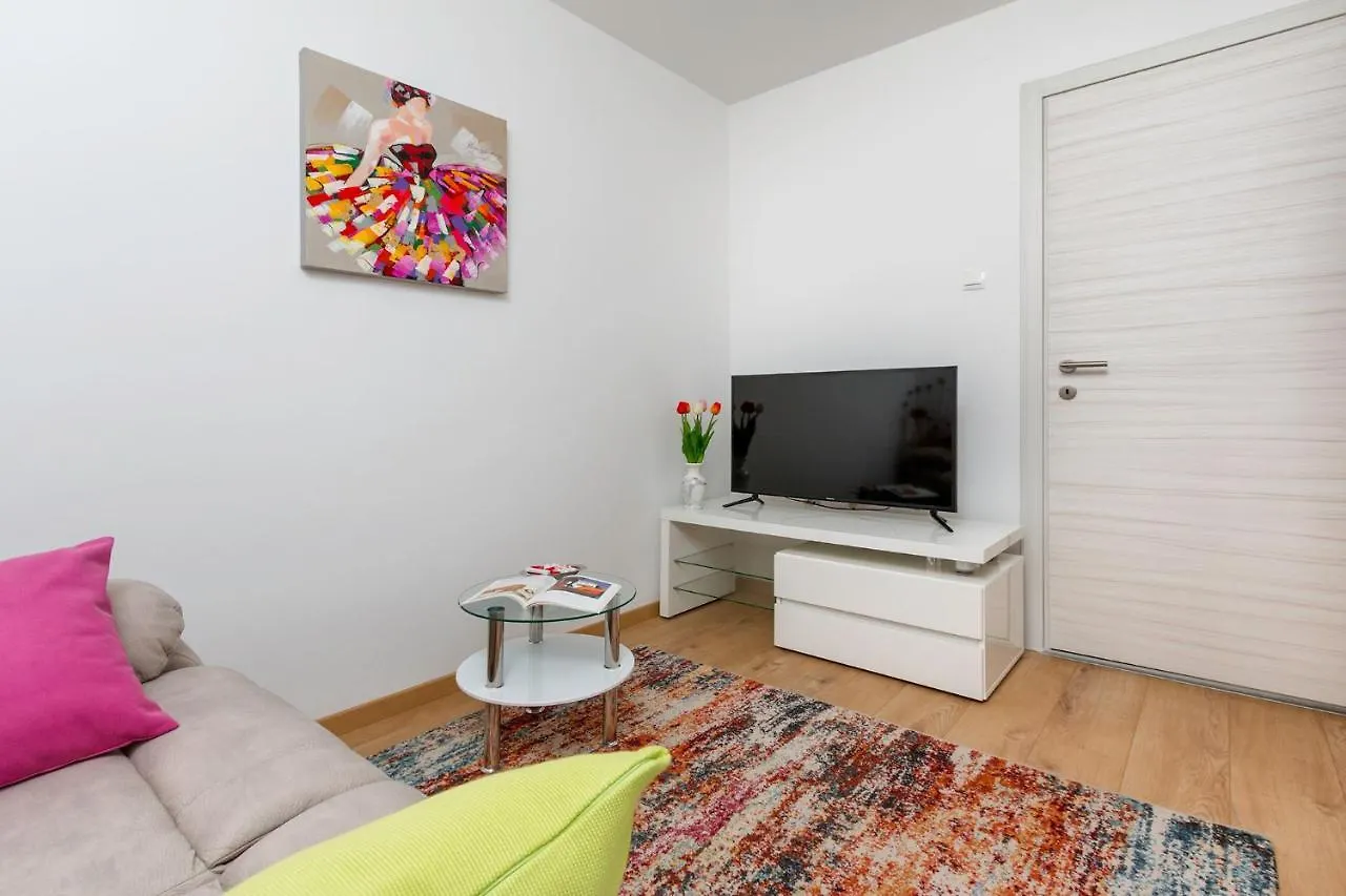 Apartment Vivid Pula 0*,  Croacia