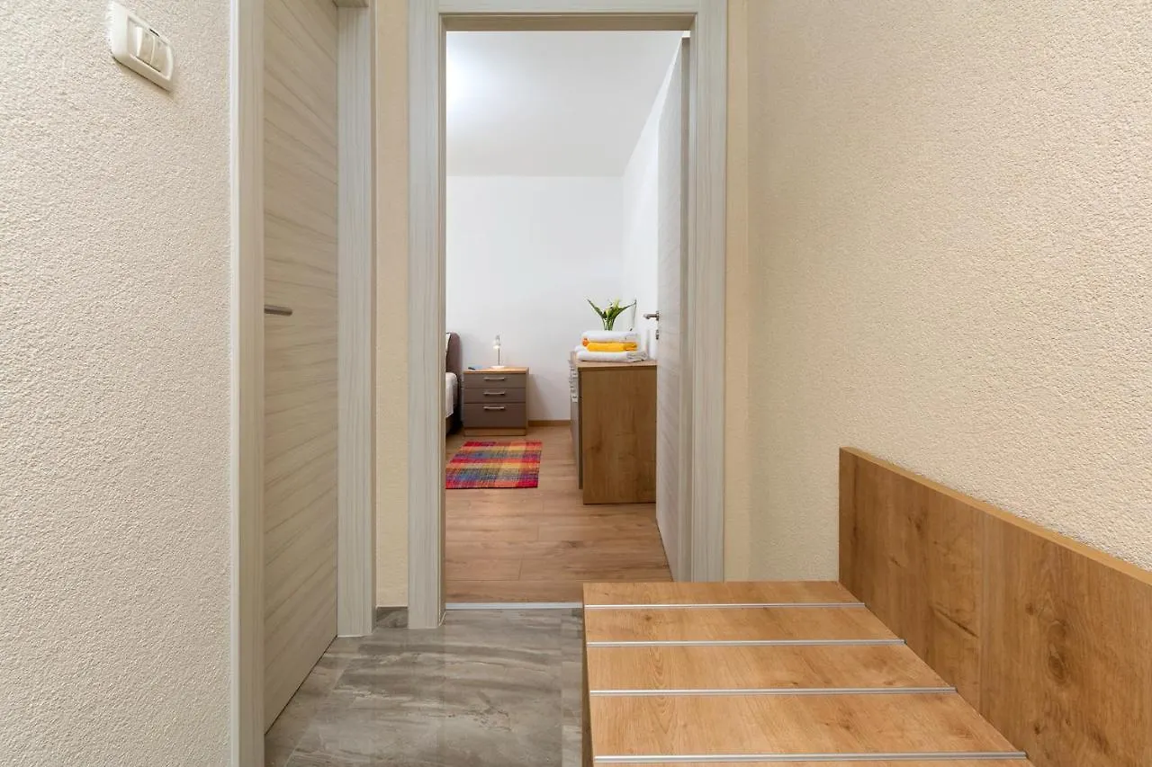 Apartment Vivid Pula 0*,  Croacia